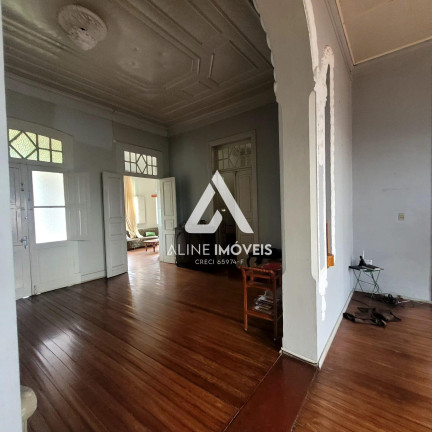 Imagem Casa com 4 Quartos à Venda, 264 m² em Centro - Cruz Alta Imagem Casa com 4 Quartos à Venda, 264 m² em Centro - Cruz Alta