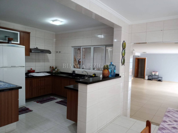 Imagem Casa com 5 Quartos à Venda, 338 m² em Ahú - Curitiba