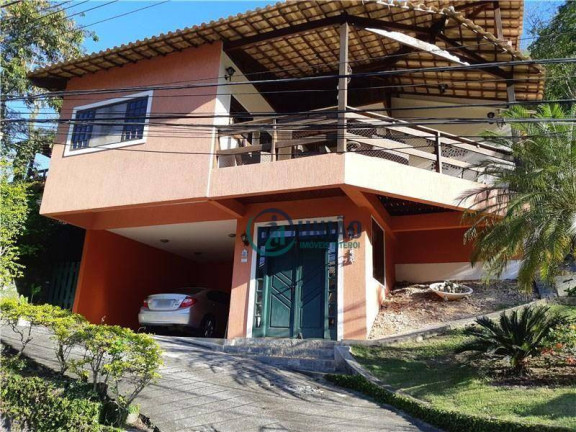 Casa com 3 Quartos à Venda, 300 m² em Itaipu - Niterói