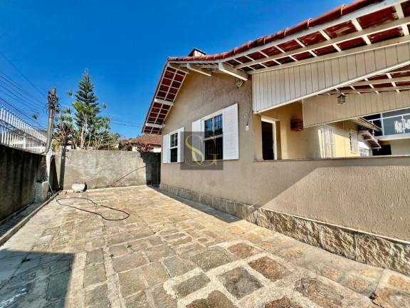 Casa com 4 Quartos à Venda, 400 m² em São Pedro - Teresópolis