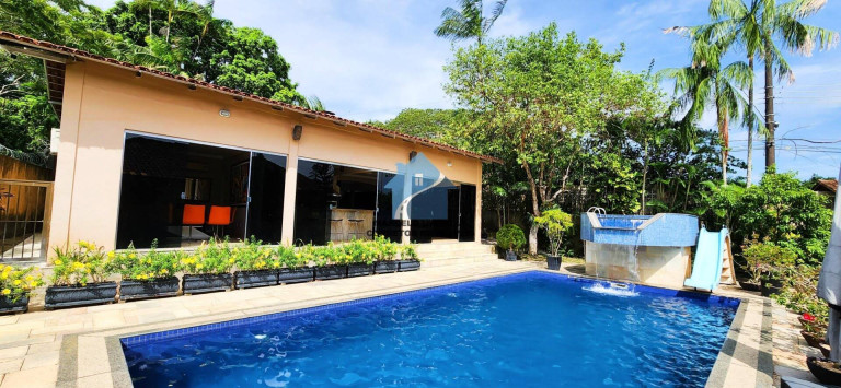 Casa com 4 Quartos à Venda, 600 m² em Parque 10 De Novembro - Manaus