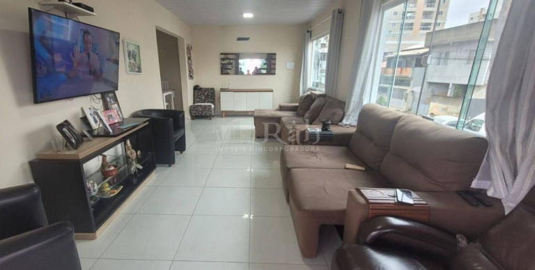 Sobrado com 6 Quartos à Venda, 150 m² em São Francisco De Assis - Camboriú