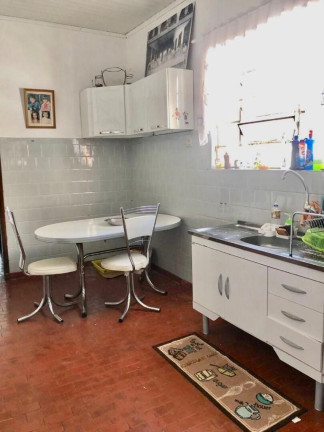 Imagem Casa com 4 Quartos à Venda, 232 m² em Rebouças - Curitiba