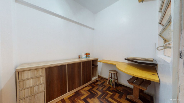 Imagem Imóvel com 3 Quartos à Venda, 76 m² em Petrópolis - Porto Alegre