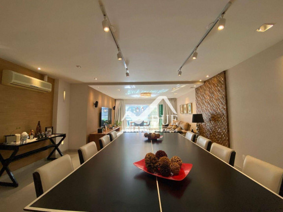 Imagem Apartamento com 3 Quartos à Venda, 227 m² em Embaré - Santos