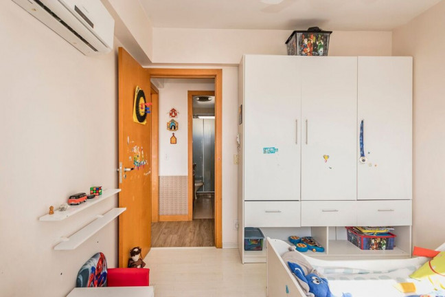 Imagem Imóvel com 2 Quartos à Venda, 79 m² em Menino Deus - Porto Alegre Imagem Imóvel com 2 Quartos à Venda, 79 m² em Menino Deus - Porto Alegre