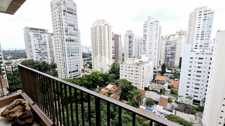 Imagem Imóvel com 3 Quartos à Venda, 585 m² em Campo Belo - São Paulo Imagem Imóvel com 3 Quartos à Venda, 585 m² em Campo Belo - São Paulo