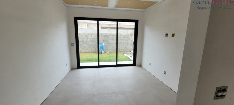Imagem Casa com 3 Quartos à Venda, 920 m² em Medeiros - Jundiaí