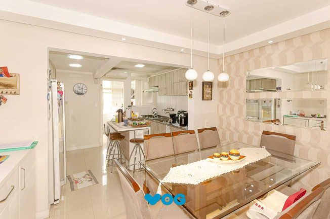 Imagem Imóvel com 3 Quartos à Venda, 117 m² em Petrópolis - Porto Alegre Imagem Imóvel com 3 Quartos à Venda, 117 m² em Petrópolis - Porto Alegre