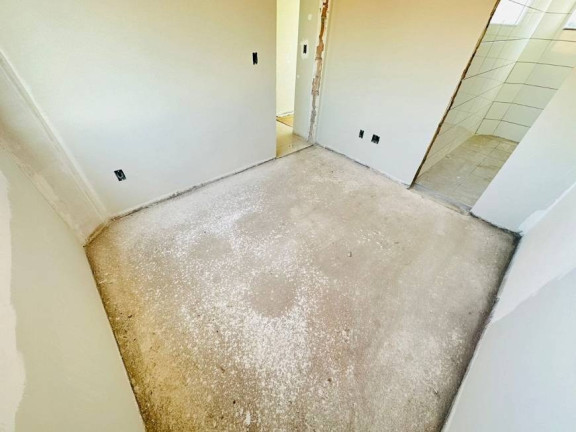 Imagem Imóvel com 2 Quartos à Venda, 50 m² em Piratininga - Belo Horizonte