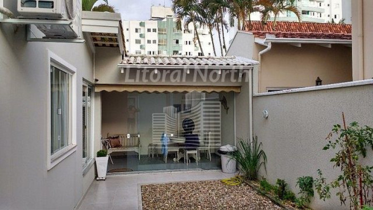 Imagem Casa com 3 Quartos à Venda, 339 m² em Fazenda - Itajaí