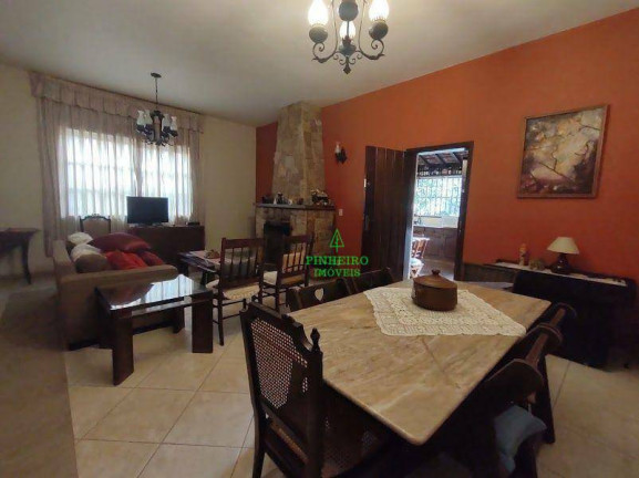 Imagem Casa com 3 Quartos à Venda ou Locação, 318 m² em Bom Retiro - Teresópolis