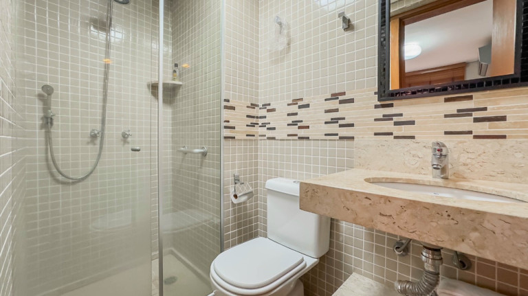 Imagem Apartamento com 2 Quartos à Venda, 50 m² em Moinhos De Vento - Porto Alegre Imagem Apartamento com 2 Quartos à Venda, 50 m² em Moinhos De Vento - Porto Alegre