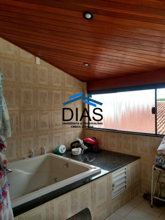 Imagem Casa com 3 Quartos à Venda, 210 m² em Centro - Araraquara Imagem Casa com 3 Quartos à Venda, 210 m² em Centro - Araraquara