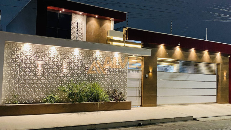 Casa com 3 Quartos à Venda, 300 m² em Cidade Nova - Feira De Santana