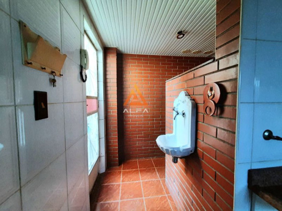 Imagem Casa com 4 Quartos à Venda, 169 m²