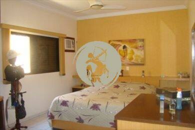 Imagem Casa com 4 Quartos à Venda, 400 m² em Embare - Santos Imagem Casa com 4 Quartos à Venda, 400 m² em Embare - Santos