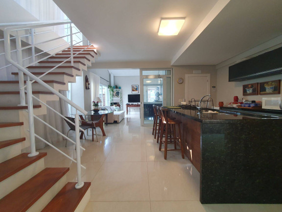 Imagem Casa com 2 Quartos à Venda, 824 m² em Rio Tavares - Florianópolis Imagem Casa com 2 Quartos à Venda, 824 m² em Rio Tavares - Florianópolis
