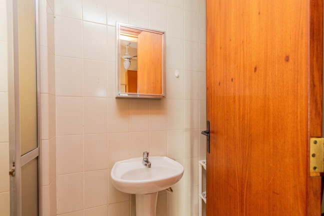 Imagem Imóvel com 3 Quartos à Venda, em Rio Branco - Porto Alegre Imagem Imóvel com 3 Quartos à Venda, em Rio Branco - Porto Alegre