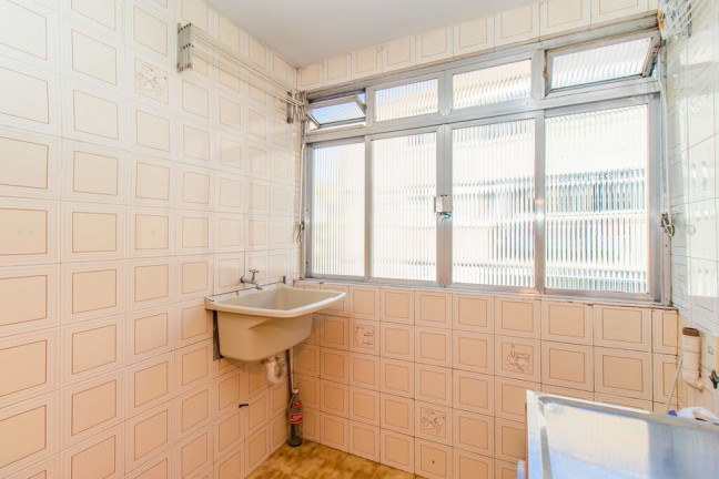 Imagem Apartamento com 2 Quartos à Venda, 58 m² em Vila Ipiranga - Porto Alegre