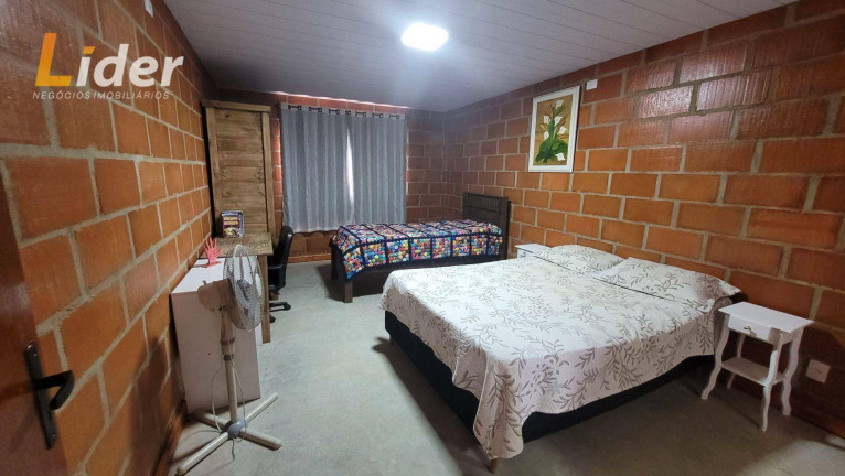 Imagem Casa com 3 Quartos à Venda, 220 m² em Humaitá - Juiz De Fora Imagem Casa com 3 Quartos à Venda, 220 m² em Humaitá - Juiz De Fora