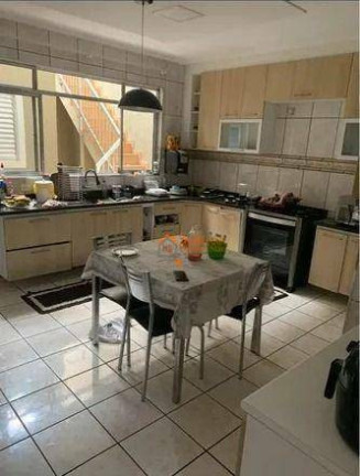 Imagem Sobrado com 3 Quartos à Venda, 352 m² em Jardim Presidente Dutra - Guarulhos Imagem Sobrado com 3 Quartos à Venda, 352 m² em Jardim Presidente Dutra - Guarulhos