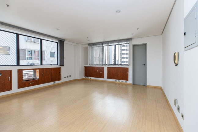 Sala Comercial à Venda, 38 m² em Jardim Paulista - São Paulo