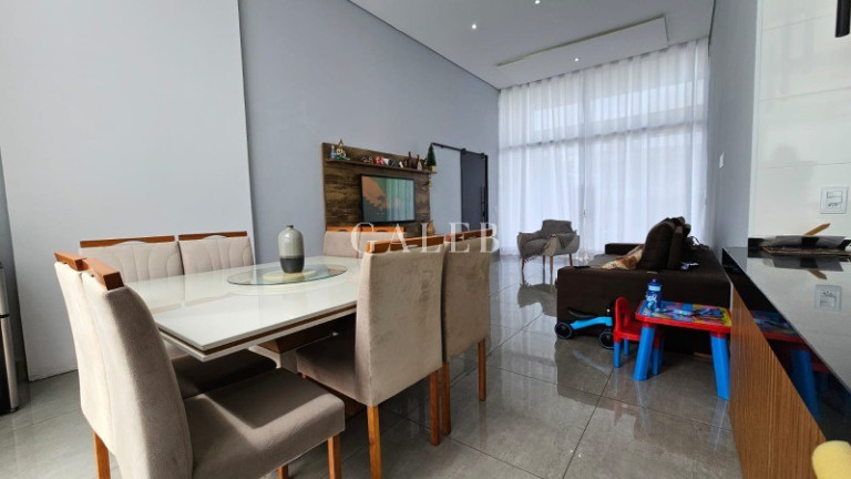 Imagem Casa com 3 Quartos à Venda, 189 m² em Jardim Shangri-lá - Atibaia Imagem Casa com 3 Quartos à Venda, 189 m² em Jardim Shangri-lá - Atibaia