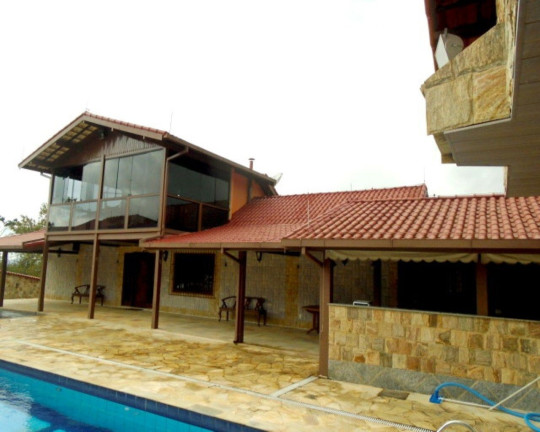 Casa com 4 Quartos à Venda, 300 m² em Golfe - Teresópolis
