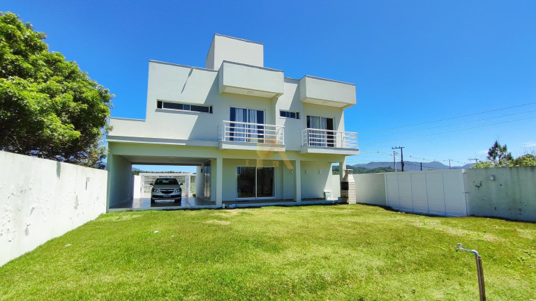 Imagem Imóvel com 4 Quartos à Venda, em Limpa - Garopaba Imagem Imóvel com 4 Quartos à Venda, em Limpa - Garopaba