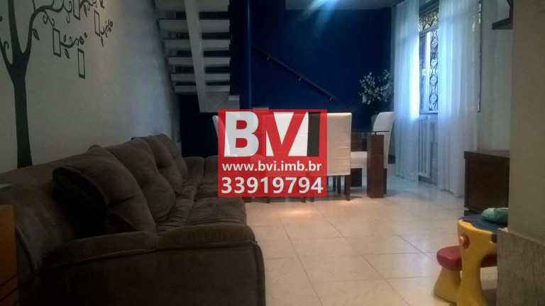 Imagem Casa com 2 Quartos à Venda, 157 m² em Irajá - Rio De Janeiro Imagem Casa com 2 Quartos à Venda, 157 m² em Irajá - Rio De Janeiro