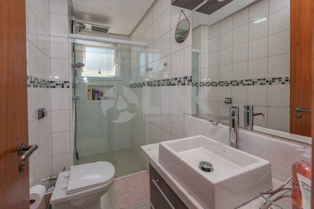 Imagem Apartamento com 2 Quartos à Venda, 60 m² em Passo Da Areia - Porto Alegre