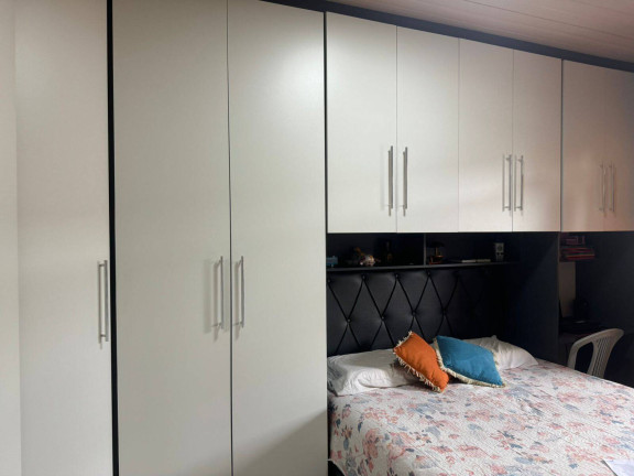 Imagem Casa com 5 Quartos à Venda, 200 m² em Cidade Industrial - Curitiba