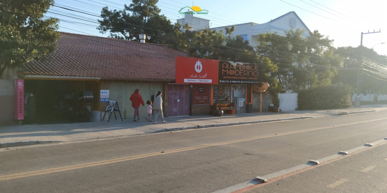 Imóvel Comercial à Venda, 393 m² em Campeche - Florianópolis