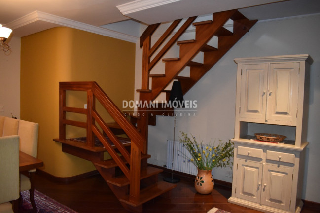 Imagem Imóvel com 4 Quartos à Venda, 300 m² em Região De Capivari - Campos Do Jordão Imagem Imóvel com 4 Quartos à Venda, 300 m² em Região De Capivari - Campos Do Jordão