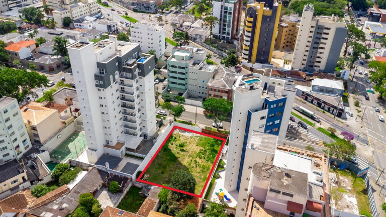 Imagem Terreno à Venda, 900 m² em Centro - Curitiba Imagem Terreno à Venda, 900 m² em Centro - Curitiba