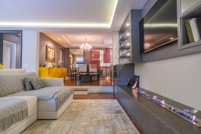 Imagem Casa com 5 Quartos à Venda, 720 m² em Pacaembu - São Paulo Imagem Casa com 5 Quartos à Venda, 720 m² em Pacaembu - São Paulo