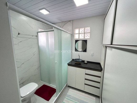 Imagem Sobrado com 3 Quartos para Temporada, em Bombas - Bombinhas Imagem Sobrado com 3 Quartos para Temporada, em Bombas - Bombinhas