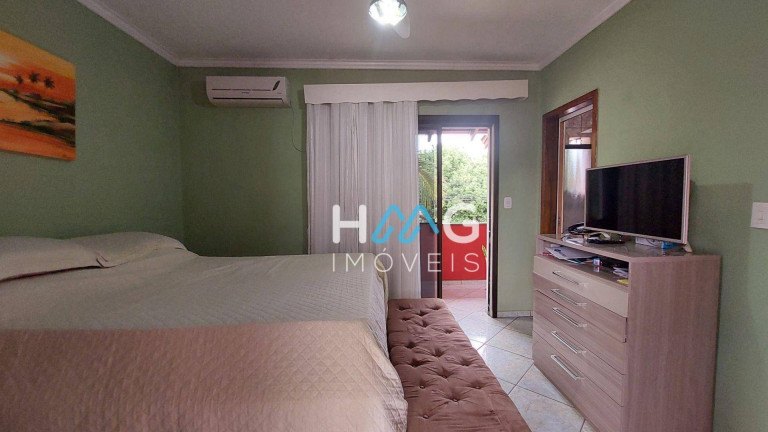 Imagem Casa com 3 Quartos à Venda, 200 m² em Meia Praia - Itapema Imagem Casa com 3 Quartos à Venda, 200 m² em Meia Praia - Itapema