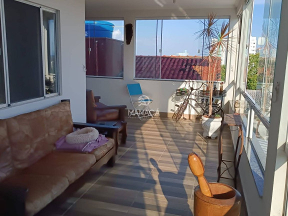 Imagem Sobrado com 5 Quartos à Venda, 520 m² em Centro - Barra Velha