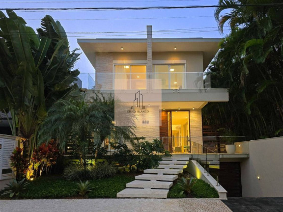 Casa de Condomínio com 6 Quartos à Venda, 455 m²