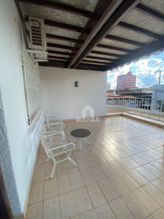 Imagem Casa com 4 Quartos à Venda, 400 m² em Setor Central - Itumbiara Imagem Casa com 4 Quartos à Venda, 400 m² em Setor Central - Itumbiara