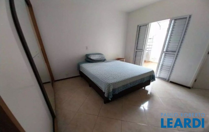 Imagem Casa com 3 Quartos à Venda, 189 m² em Jardim Do Estádio - Santo André Imagem Casa com 3 Quartos à Venda, 189 m² em Jardim Do Estádio - Santo André