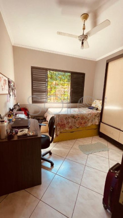 Imagem Casa com 3 Quartos à Venda, 187 m² em Jardim Paulistano (vila Xavier) - Araraquara Imagem Casa com 3 Quartos à Venda, 187 m² em Jardim Paulistano (vila Xavier) - Araraquara