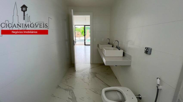 Imagem Casa de Condomínio com 4 Quartos à Venda, 350 m² em Barra Da Tijuca - Rio De Janeiro Imagem Casa de Condomínio com 4 Quartos à Venda, 350 m² em Barra Da Tijuca - Rio De Janeiro