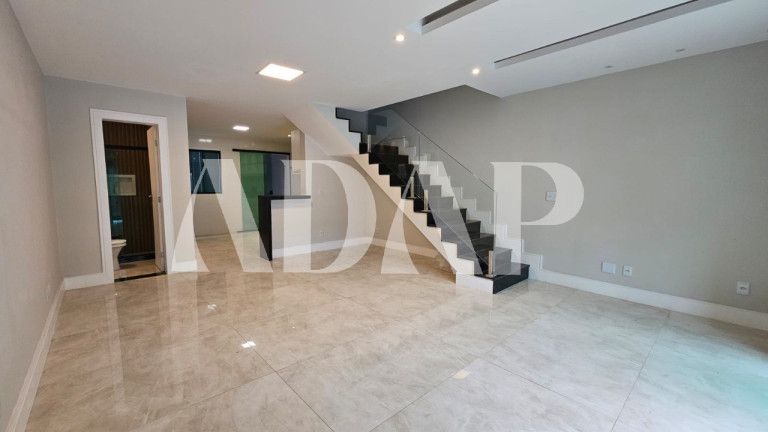 Imagem Casa com 3 Quartos para Alugar, 160 m² em Vargem Grande - Rio De Janeiro Imagem Casa com 3 Quartos para Alugar, 160 m² em Vargem Grande - Rio De Janeiro