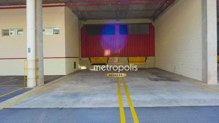 Imagem Galpão para Alugar, 2.649 m² em água Espraiada - Embu Das Artes Imagem Galpão para Alugar, 2.649 m² em água Espraiada - Embu Das Artes