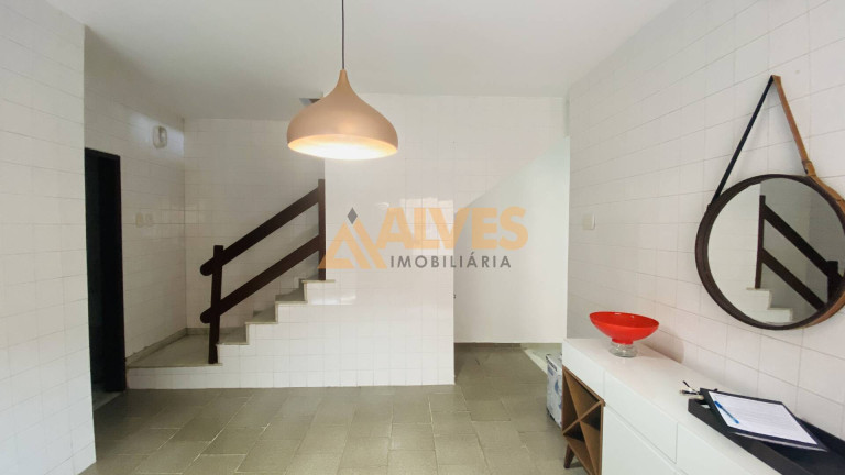 Imagem Casa com 4 Quartos à Venda, 200 m² em Capuchinhos - Feira De Santana