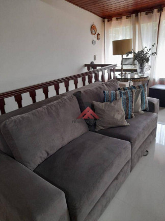 Imagem Casa com 6 Quartos à Venda, 300 m² em Piratininga - Niterói Imagem Casa com 6 Quartos à Venda, 300 m² em Piratininga - Niterói