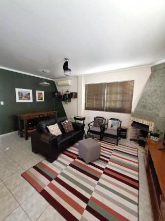Imagem Casa com 3 Quartos à Venda, 200 m² em Itaqui